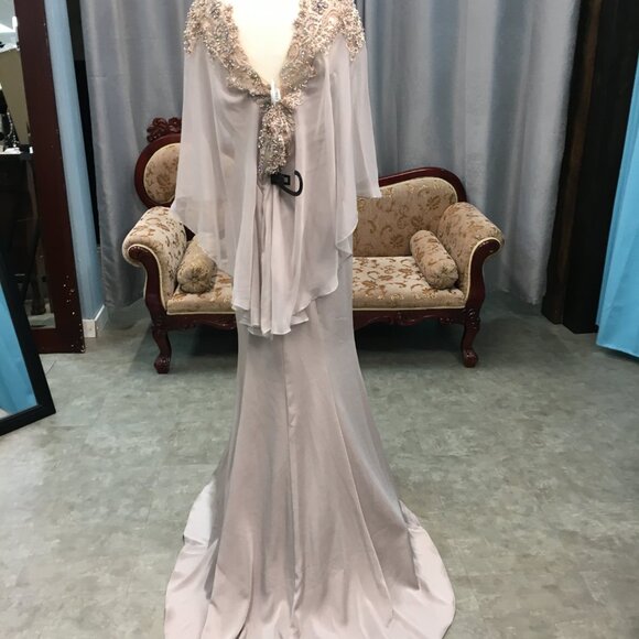 SAMPLE Boho Wedding Dress Bridal Gown, Elegant Formal Batwing Flutter Sleeve - Picture 11 of 15